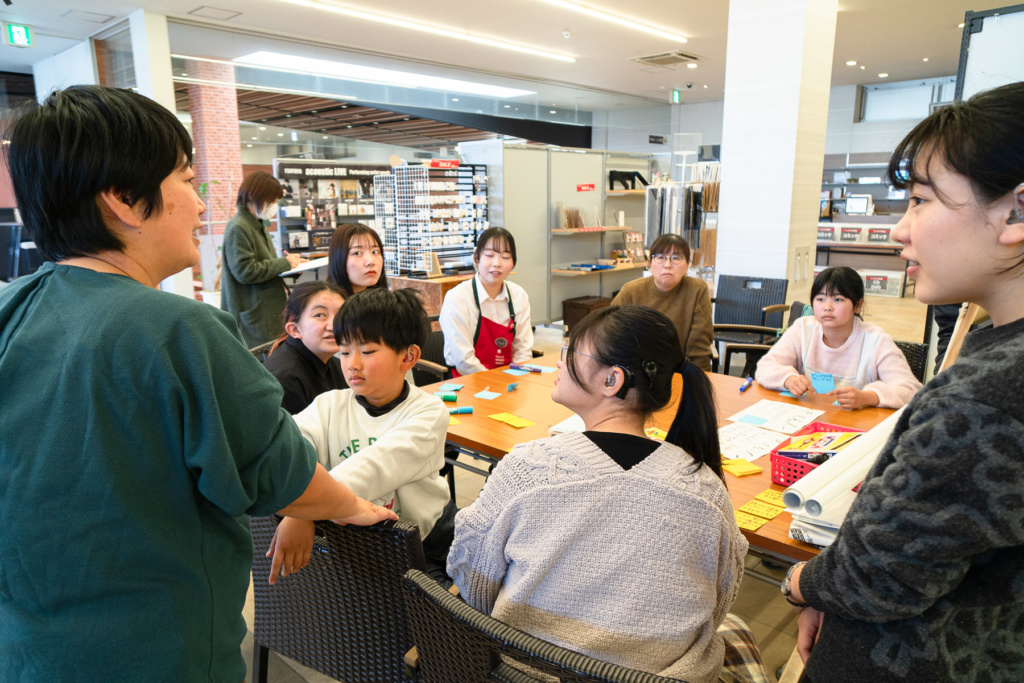 聞こえないが強みになる@タリーズ西宝店｜WSの様子