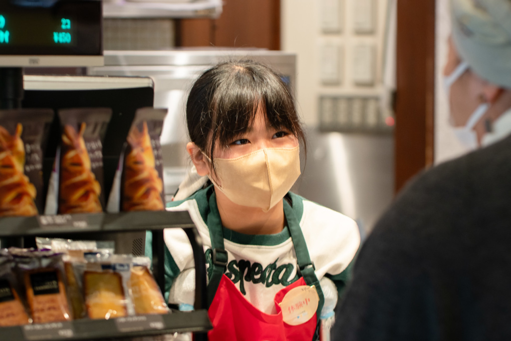 しっかりと目を見て合図を送る
メニュー表上の指差しで確認する
しゃべる場合も少しゆっくり目のペースで話す