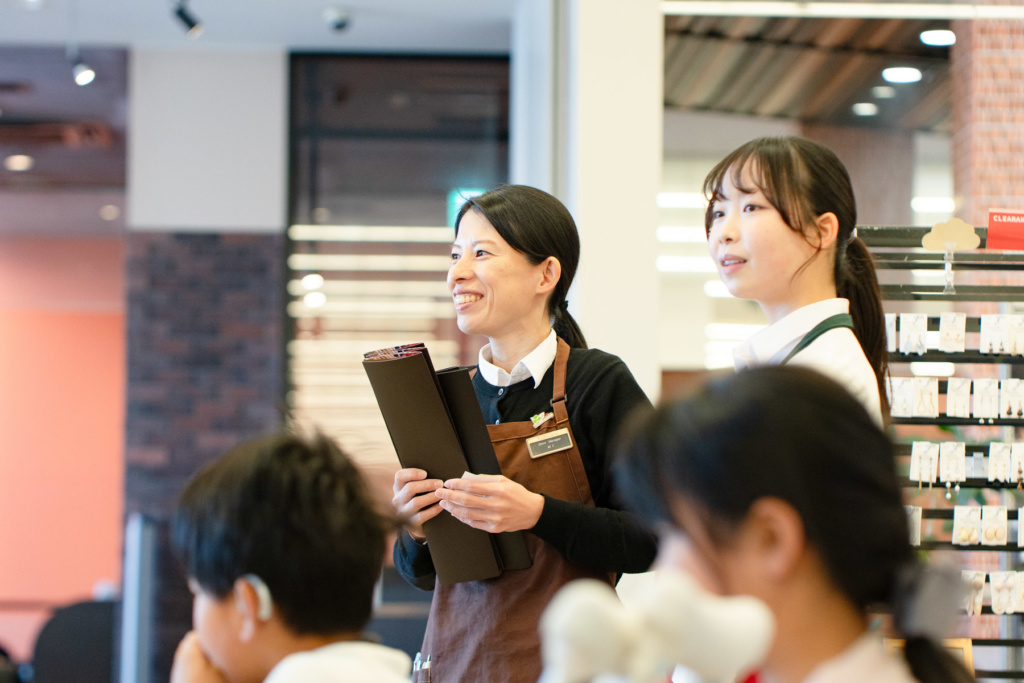 聞こえないが強みになる@タリーズ西宝店｜WSの様子