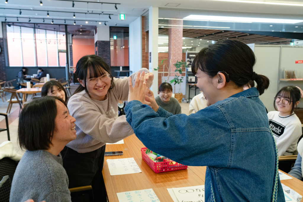 聞こえないが強みになる@タリーズ西宝店｜自己紹介の様子