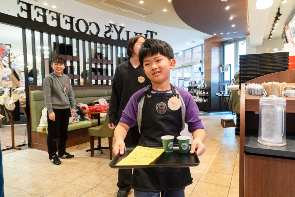 しっかりと目を見て合図を送る
メニュー表上の指差しで確認する
しゃべる場合も少しゆっくり目のペースで話す